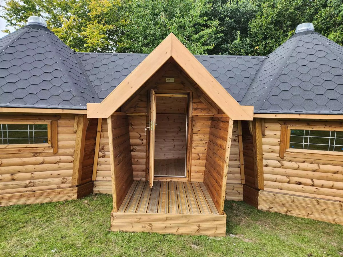 Connected Log Cabins for Schools