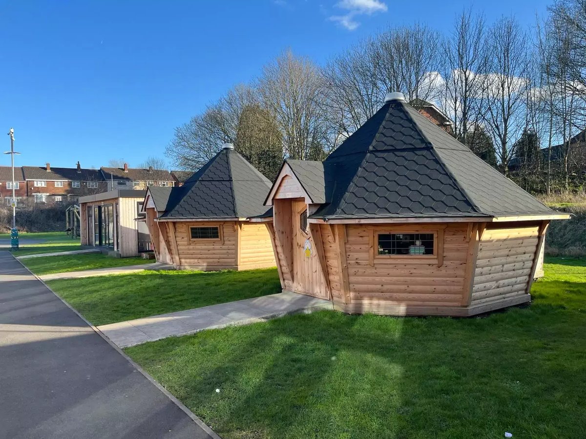 twin log cabins extra learning space