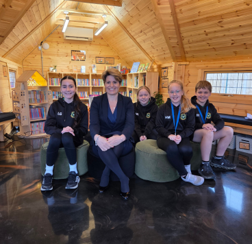 Emma Hardy MP visits Acre Heads primary's reading retreat cabin