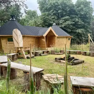 forest school log cabin