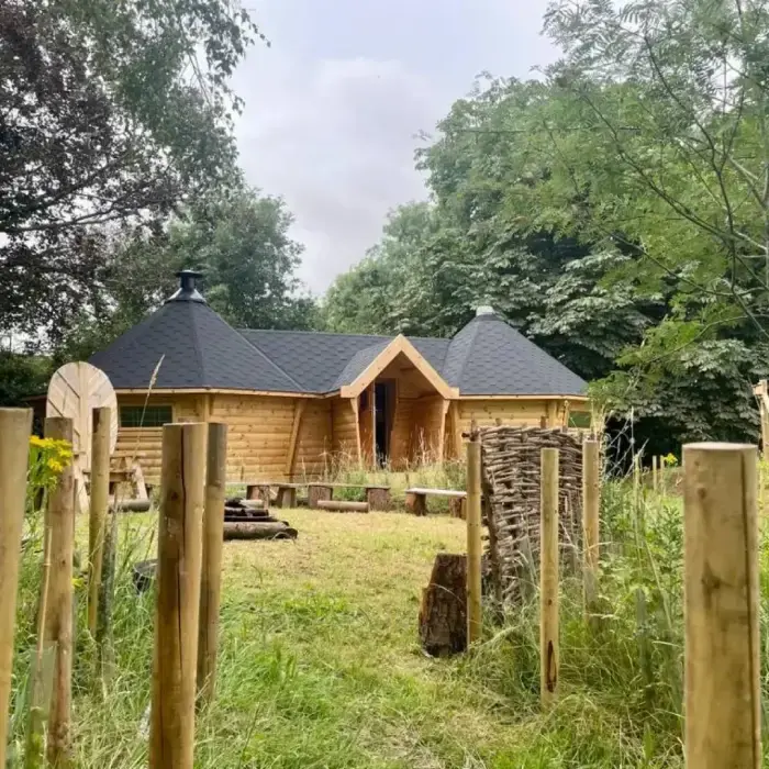 forest school log cabin 